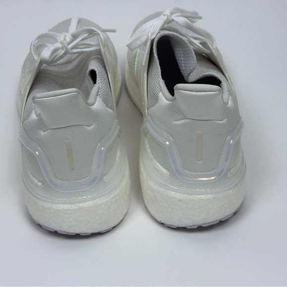 Athletic_Shoes